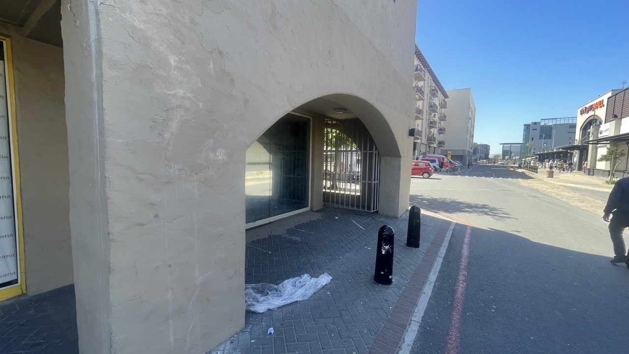 To Let commercial Property for Rent in Athlone Western Cape